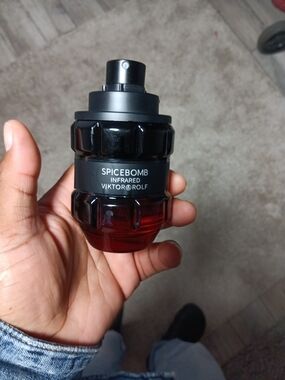 Viktor & Rolf Spicebomb Infrared Red and Black Gradient Bottle
